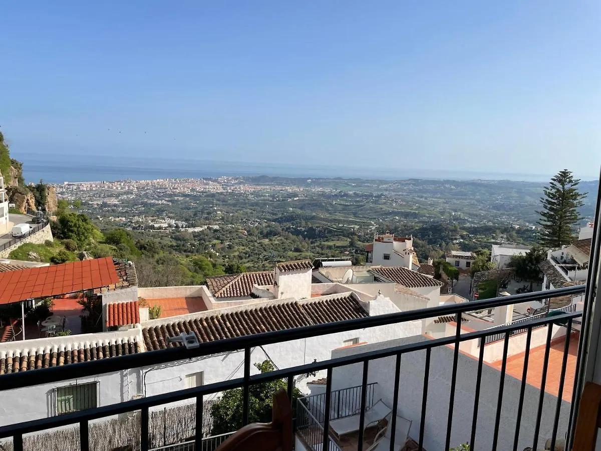 El Paraiso, Apartamento En Mijas Pueblo Con Bonitas Vistas A La Costa Y Con Piscina