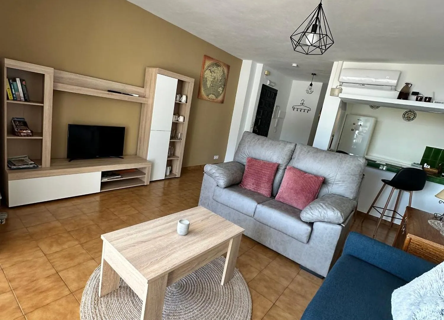 El Paraiso, Apartamento En Mijas Pueblo Con Bonitas Vistas A La Costa Y Con Piscina